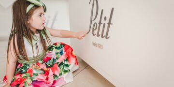 Scommettere sulla moda dopo il lockdown: a Comiso, la novità cerimonia per bambini, con il marchio esclusivo Petit