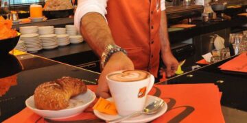Pochi i ragusani tornati al bar per fare colazione, o al ristorante per un pranzo o una cena