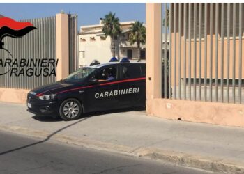 Vittoria e Acate: droga, armi e furti di energia elettrica. Due arresti e otto denunce