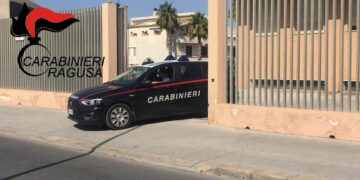 Vittoria e Acate: droga, armi e furti di energia elettrica. Due arresti e otto denunce