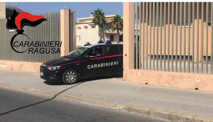 Vittoria e Acate: droga, armi e furti di energia elettrica. Due arresti e otto denunce