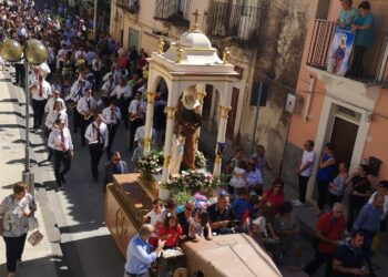 A Monterosso, festa di Maria Bambina: si benedicono le mamme in attesa