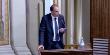Musumeci finalmente in aula dopo mesi di assenza, Dipasquale: “Il suo disegno di legge per i ristoranti? Solo demagogia”