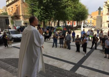 Il vescovo di Ragusa, mons. Carmelo Cuttitta, ha chiuso ieri sera le celebrazioni in onore di San Francesco in piazza Cappuccini