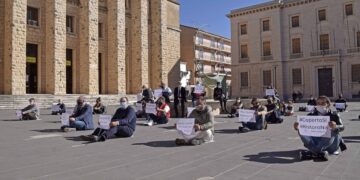 No alla chiusura generalizzata, a Ragusa la protesta promossa da Confcommercio