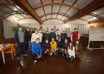 il Circolo velico Kaucana ha ospitato ieri sera a cena l’equipaggio del Maserati Multi 70 con il campione Giovanni Soldini