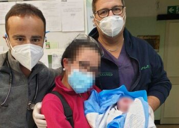 Giovane mamma partorisce all’ingresso del Pronto Soccorso del Guzzardi di Vittoria