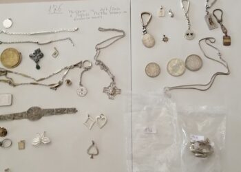 Vendevano merce rubata ai compro oro, arrestati due modicani