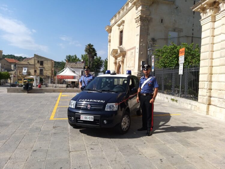 Ibla: arrestato mentre tentava di rubare le ruote di un’auto