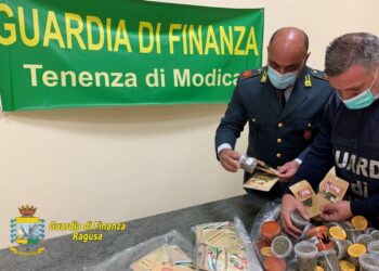 3,5 fg di cannabis ligh sequestrata a Modica. Denunciati tre commercianti