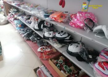 50 mila articoli “non sicuri” sequestrati a Ispica
