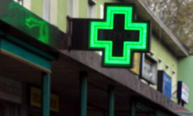 La denuncia di Federfarma Ragusa: “Persone positive vanno lo stesso in farmacia”