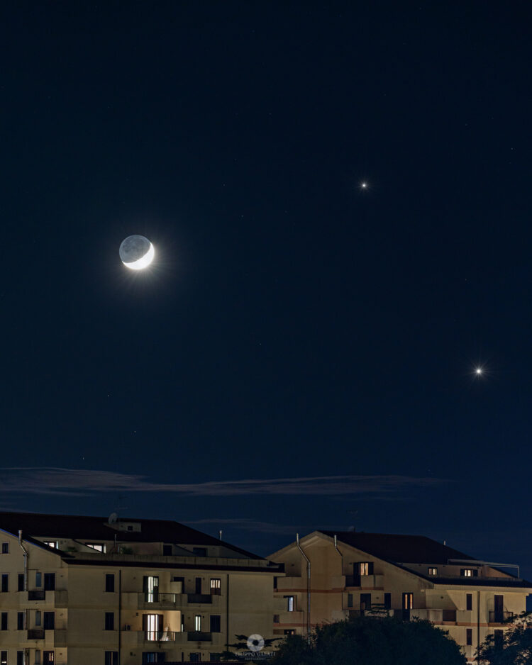 Foto: la Congiunzione Luna-Giove-Saturno nei cieli di Modica