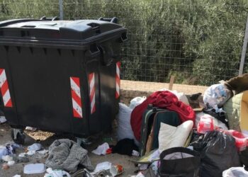3 rosolinesi in trasferta a Modica per gettare rifiuti. Multa da 450 euro