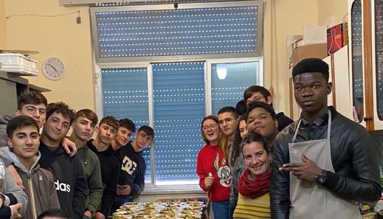 Ragusa: è nata la Locanda del Sacro Cuore. Pasti caldi per i più bisognosi preparati dai giovani