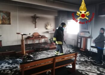 Ragusa: a fuoco gli interni della chiesa di Santa Rosalia. FOTO
