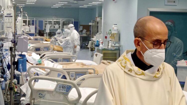 Il Natale dell’Ufficio Diocesano della Pastorale della Salute: tra le corsie dell’ospedale di Ragusa