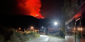 Terremoto a Ragusa mentre l’Etna “esplode”