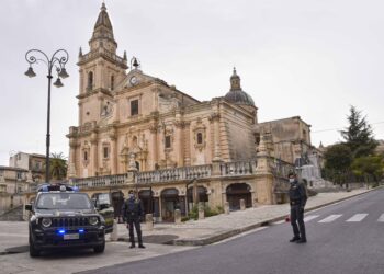 Droga, slot machine abusive, imbarchi con banconote: le operazioni della GdF nel periodo natalizio