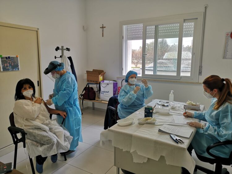 958 persone vaccinate solo ieri in provincia di Ragusa