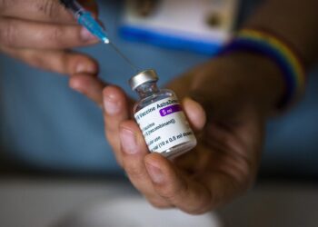 Ok dell’Italia al vaccino Astrazeneca