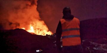 L’inquietudine dell’Etna: anche ieri sera, intensa attività stromboliana e colate laviche