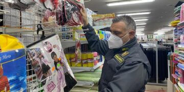 Modica: sequestrati articoli di carnevale