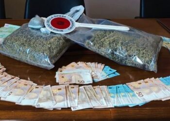 Ragusa: sequestrati 2 kg di marijuana, arrestato un giovane