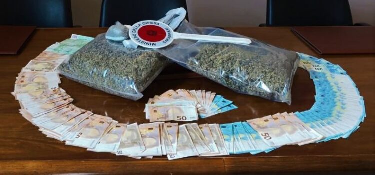 Ragusa: sequestrati 2 kg di marijuana, arrestato un giovane