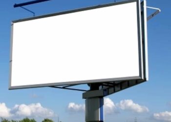 Comiso: tre catanesi tentano di rubare un cartellone pubblicitario, arrestati