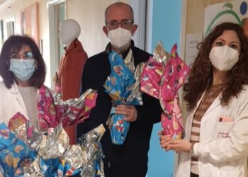 Donate dalla Pastorale della salute le uova di cioccolato all’hospice del Maria Paternò Arezzo