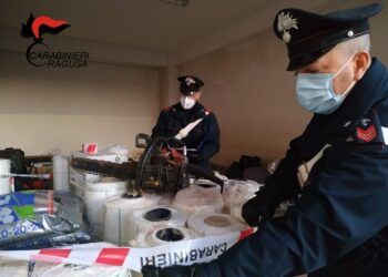 Vittoria: mezzi agricoli e prodotti per l’agricoltura recuperati dai carabinieri. Si cercano i proprietari