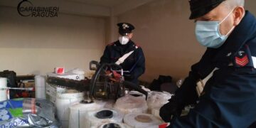 Vittoria: mezzi agricoli e prodotti per l’agricoltura recuperati dai carabinieri. Si cercano i proprietari