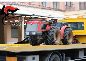 Acate: i carabinieri recuperano due trattori e due atomizzatori rubati