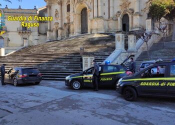 Modica: multati 7 avventori e chiuso un bar