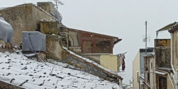 Neve nei maggiori Comuni delle Alte Madonie. Scuole chiuse a Gangi e Geraci Siculo