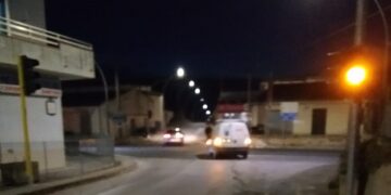 Non funziona bene il semaforo di Sperlinga, va a intermittenza. La denuncia dei residenti