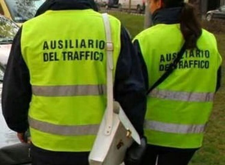 Modica: non vuole pagare una multa, aggredisce un funzionario di polizia locale. Arrestato