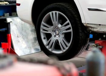 Scoperta autocarrozzeria abusiva a Ragusa