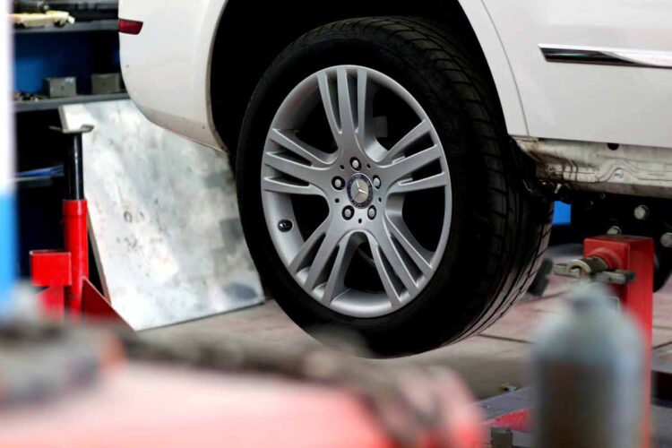 Scoperta autocarrozzeria abusiva a Ragusa