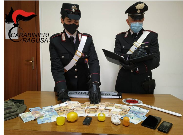 Vittoria: trovato con oltre 40 grammi di cocaina, arrestato spacciatore