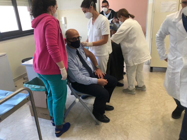 Covid: si vaccina anche la polizia locale di Modica