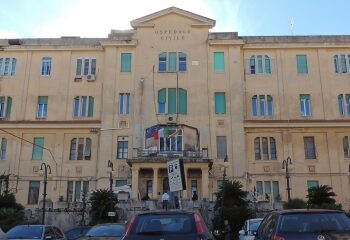 Hub di Ragusa aperto fino alle 22 per somministrazione di vaccino Astrazeneca