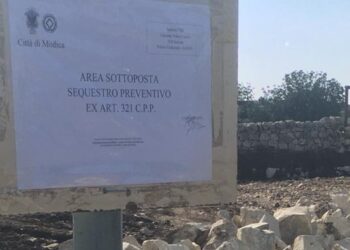 Modica: denunciate due persone, costruivano in un’area sottoposta a vincolo