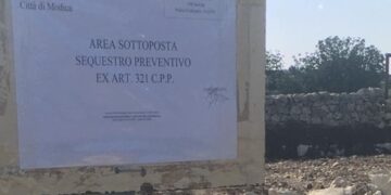 Modica: denunciate due persone, costruivano in un’area sottoposta a vincolo