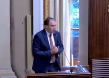 Regione Siciliana, la maggioranza di Musumeci in difficoltà imbavaglia l’opposiozione: tolta la parola al deputato Dipasquale!