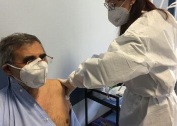 Fine settimana porte aperte vaccino AstraZeneca: Primo giorno grande affluenza di persone negli hub dell’Asp di Ragusa