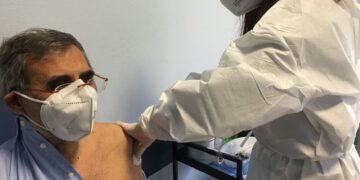 Fine settimana porte aperte vaccino AstraZeneca: Primo giorno grande affluenza di persone negli hub dell’Asp di Ragusa