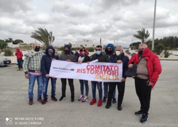 Flash mob nei luoghi di Montalbano: i ristoratori di Co.Ri.Sicilia tornano in piazza con una manifestazione a Punta Secca