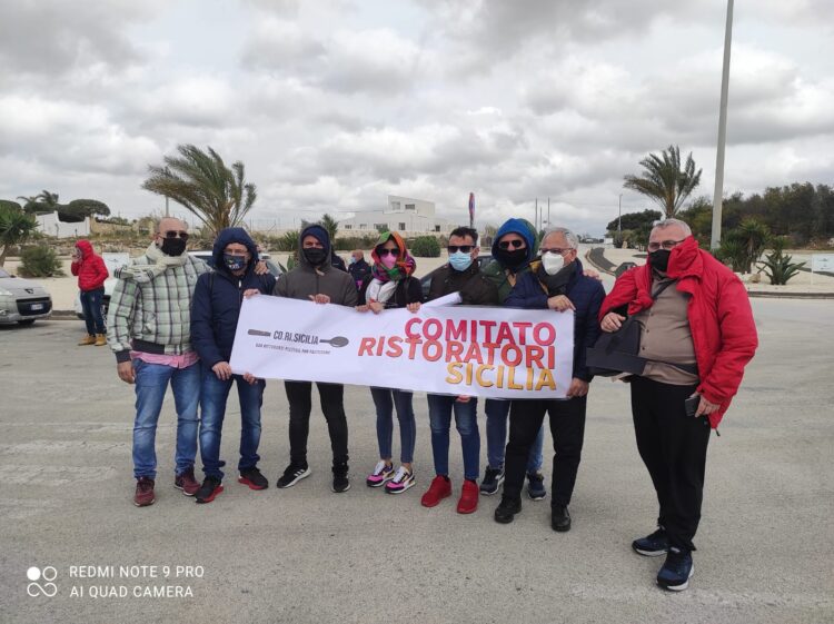 Flash mob nei luoghi di Montalbano: i ristoratori di Co.Ri.Sicilia tornano in piazza con una manifestazione a Punta Secca
